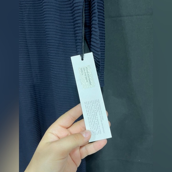 NWT brand New Archiviob Knitting Culture Navy Dress Women's Oversized Size Small - Picture 3 of 9